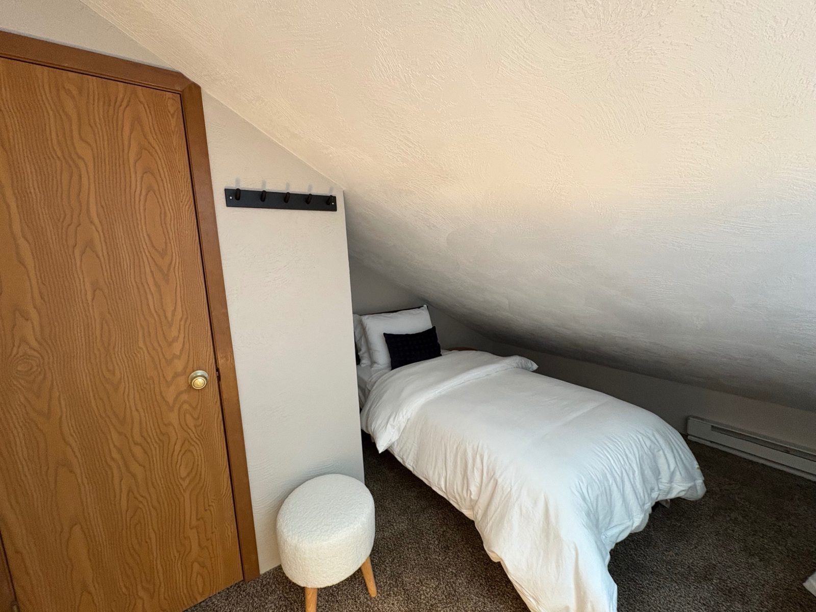 Cozy loft twin bed with at Arcadia Mountainside