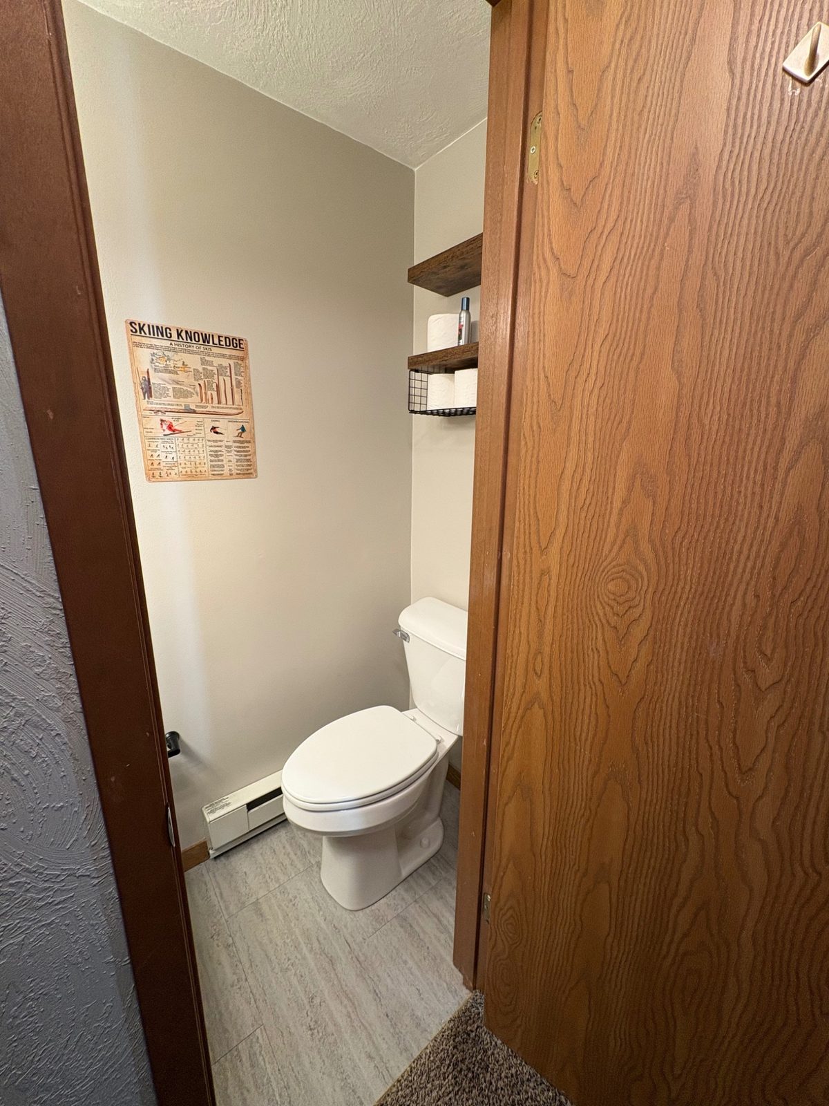 Single toilet bathroom separate from the shower at Arcadia Mountainside